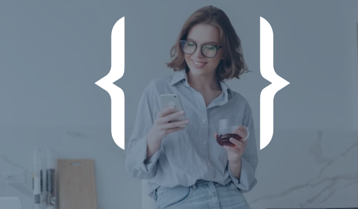 Mulher usando o celular